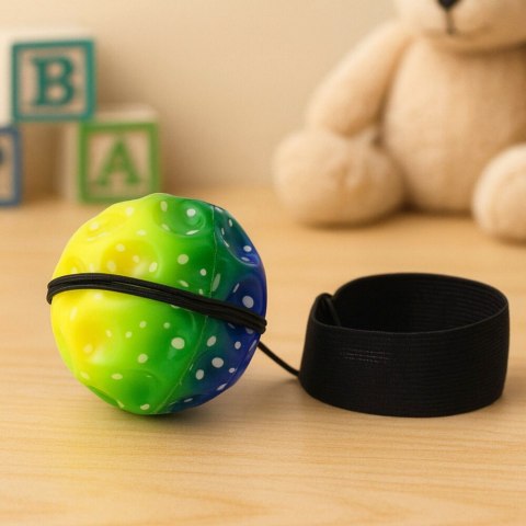 Piłka Do Odbijania Na Gumce Sensoryczna Z Wgłębieniami Kolorowa 6 cm